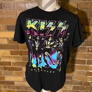 Kiss tee